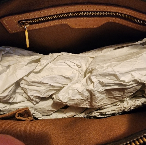 Louis Vuitton Authentic - Picture 5 of 12